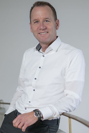 Roland Tilch ist nicht nur Fachanwalt für Sozialrecht und Fachanwalt für Versicherungsrecht, sondern auch unser Spezialist für Arbeitsrecht. Damit ist er bestens qualifiziert für Wegeunfälle auf dem Weg zur Arbeit.